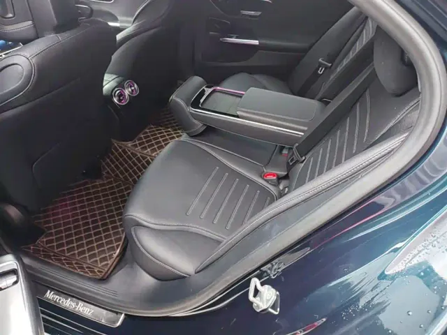 Mercedes-Benz C-Class — Фото автомобиля 16