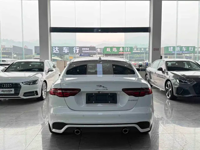 Jaguar XEL — Фото автомобиля 5