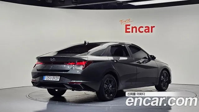 Hyundai Avante CN7 — Фото автомобиля 2