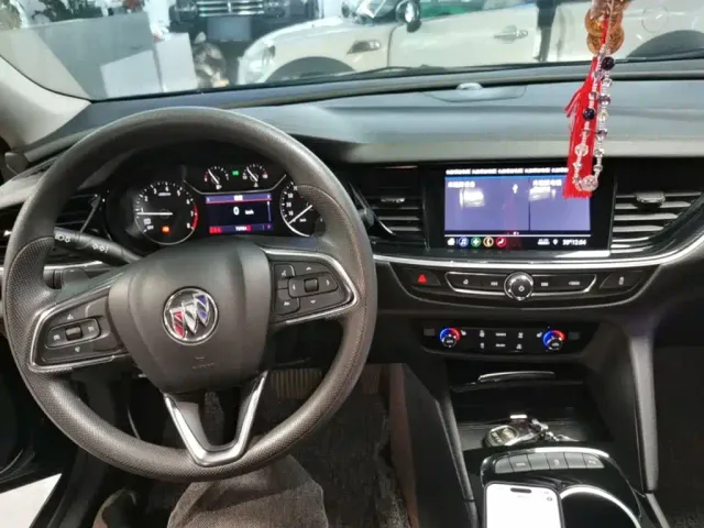 Buick Regal — Фото автомобиля 9