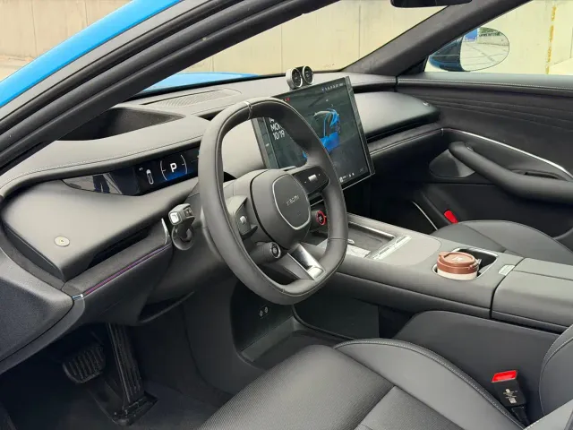 Xiaomi SU7 — Фото автомобиля 5
