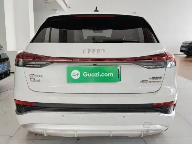 Audi Q4 e-tron — Фото автомобиля 3