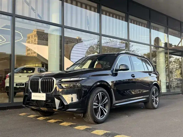 Фотография автомобиля — BMW X7