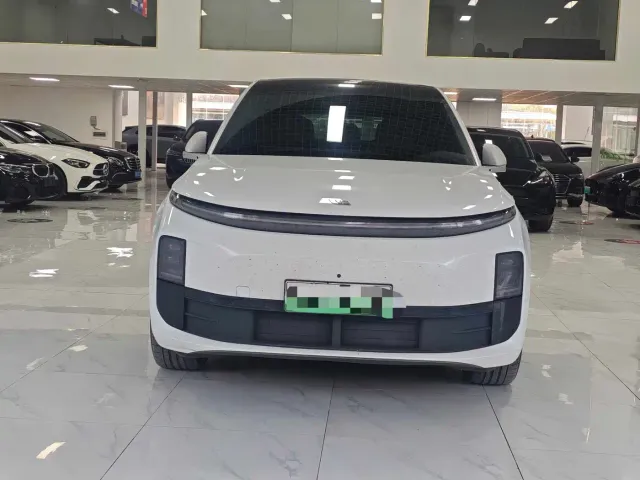 Li Auto L6 — Фото автомобиля 2