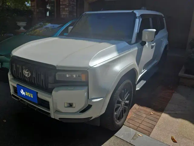 Фотография автомобиля — Toyota Prado