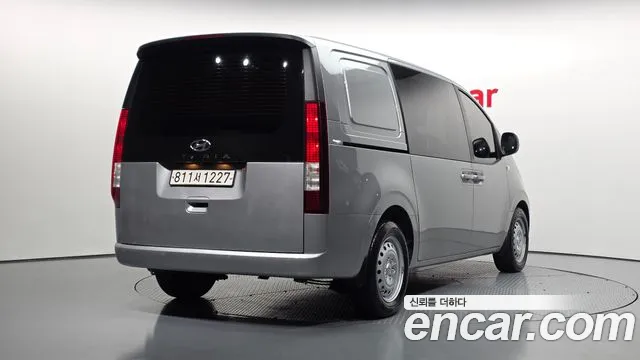 Hyundai Staria Staria Карго 5 мест — Фото автомобиля 2