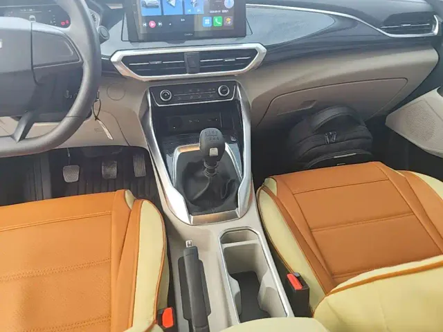 Maxus G50 — Фото автомобиля 13
