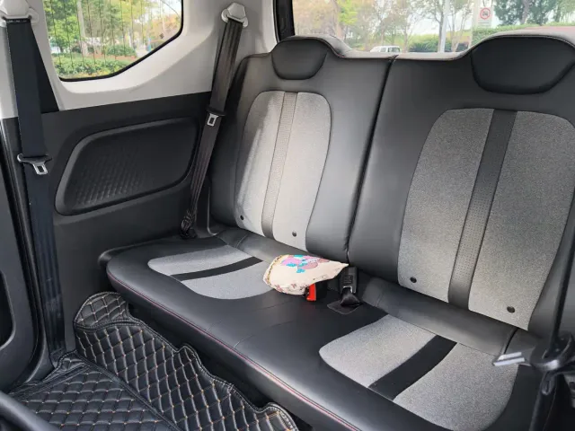 Wuling Hongguang Mini EV — Фото автомобиля 11