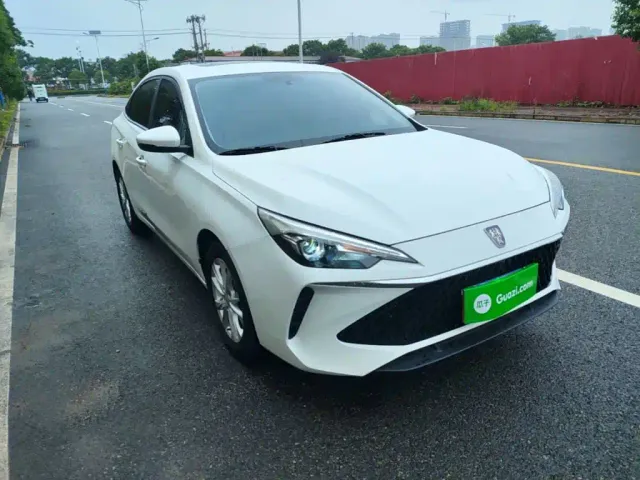 Roewe i5 — Фото автомобиля 3