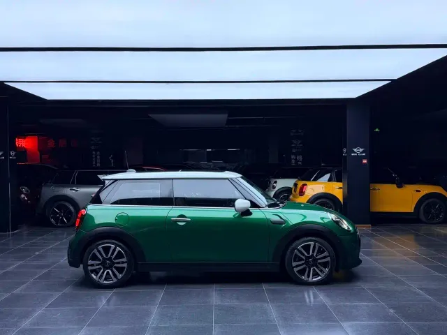 MINI Hatch — Фото автомобиля 7