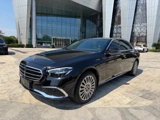 Фотография автомобиля — Mercedes-Benz E-Class