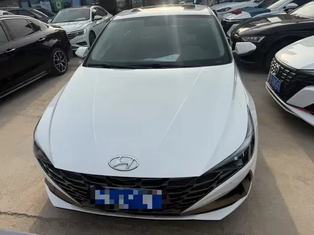 Hyundai Elantra — Фото автомобиля 2