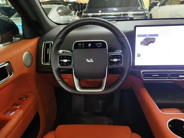 Li Auto L7 — Фото автомобиля 10