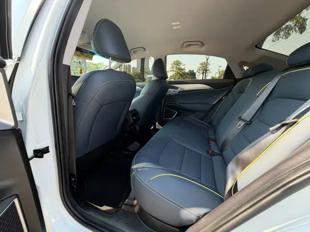 Geely Geometry G6 — Фото автомобиля 13