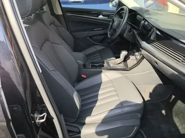 Volkswagen Passat — Фото автомобиля 24