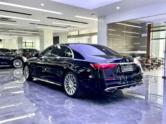 Mercedes-Benz S-Class — Фото автомобиля 4