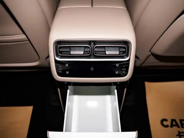 Li Auto i6 — Фото автомобиля 29