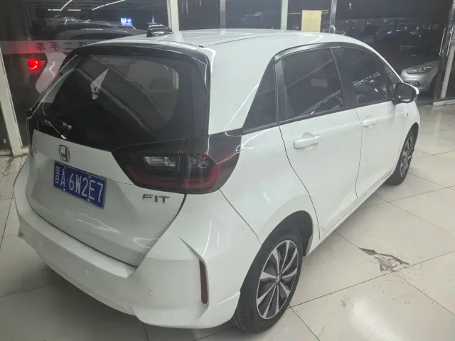 Honda Fit — Фото автомобиля 2