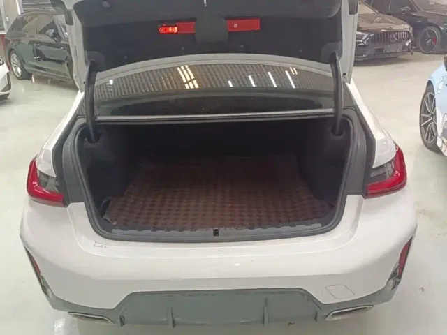 BMW 3 Series — Фото автомобиля 18