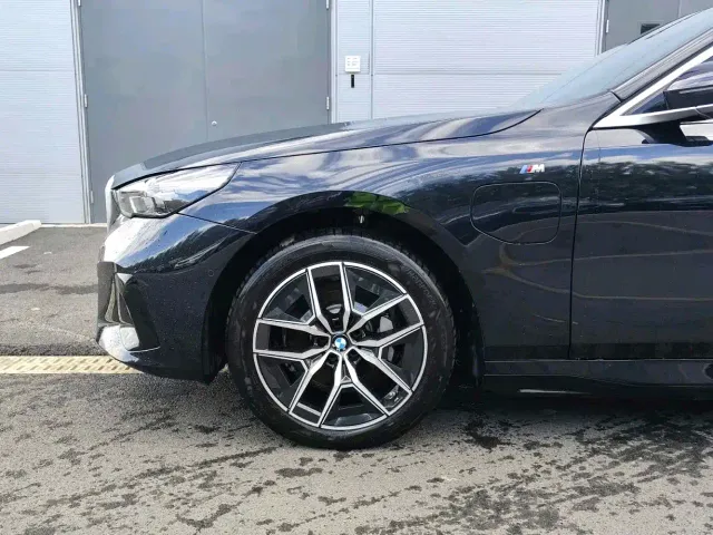 BMW i5 — Фото автомобиля 3