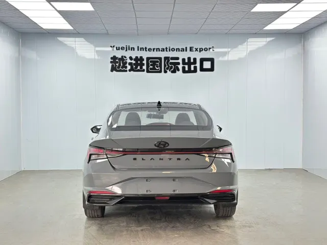 Hyundai Elantra — Фото автомобиля 9