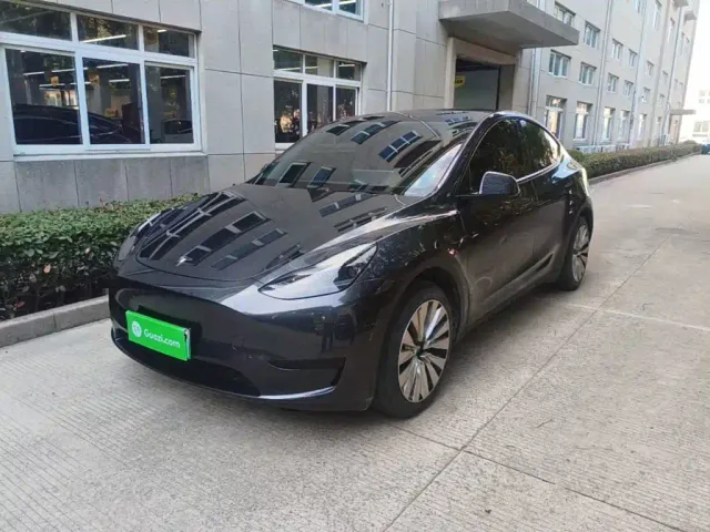 Фотография автомобиля — Tesla Model Y