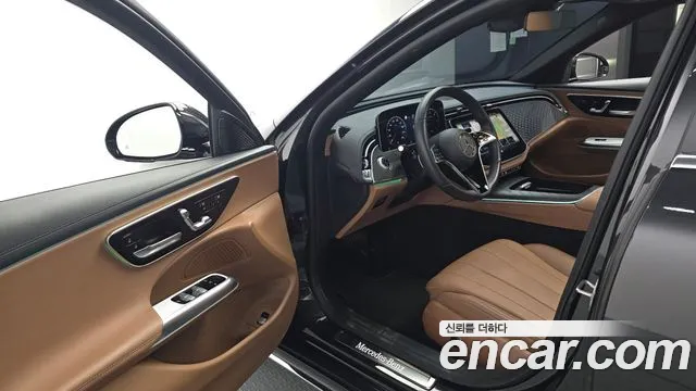Mercedes-Benz E-Class — Фото автомобиля 10