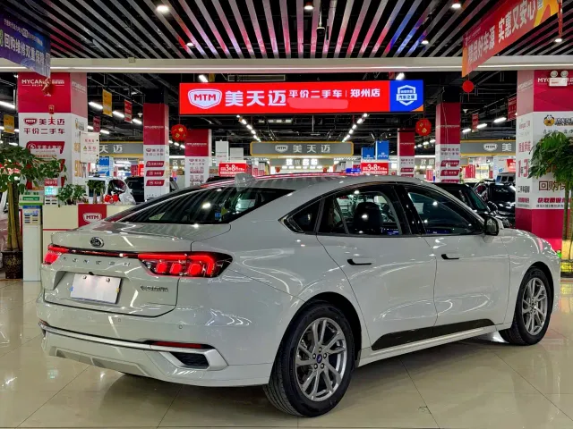 Ford Mondeo — Фото автомобиля 7
