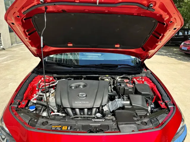 Mazda Axela — Фото автомобиля 7