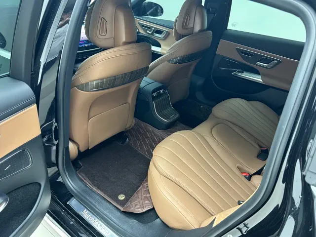 Mercedes-Benz E-Class — Фото автомобиля 6