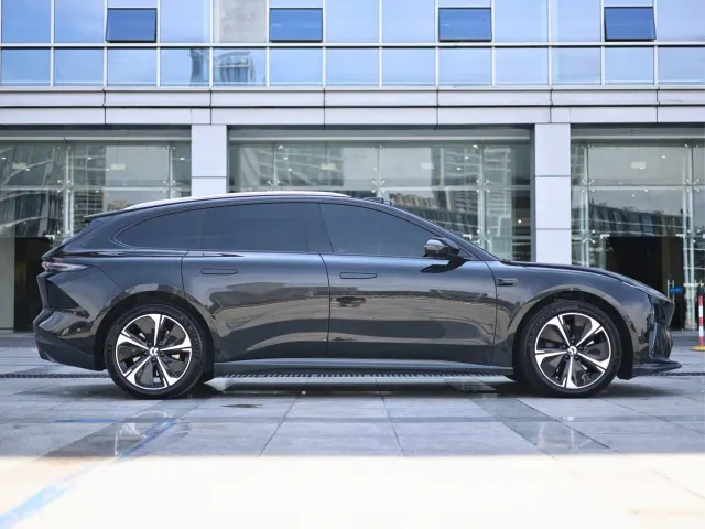 Nio ET5 Touring — Фото автомобиля 8
