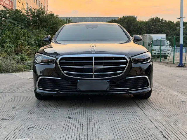 Mercedes-Benz S-Class — Фото автомобиля 2
