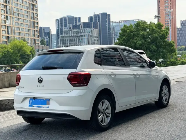 Volkswagen Polo — Фото автомобиля 6