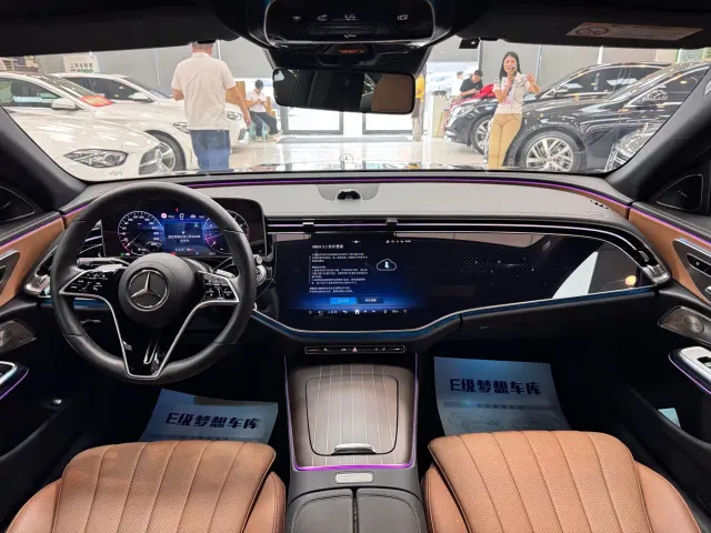 Mercedes-Benz E-Class — Фото автомобиля 13