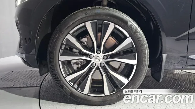 Volvo XC60 Generation 2 — Фото автомобиля 5