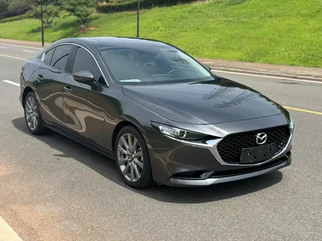 Mazda Axela — Фото автомобиля 3