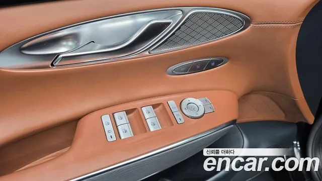 Genesis GV70 — Фото автомобиля 26