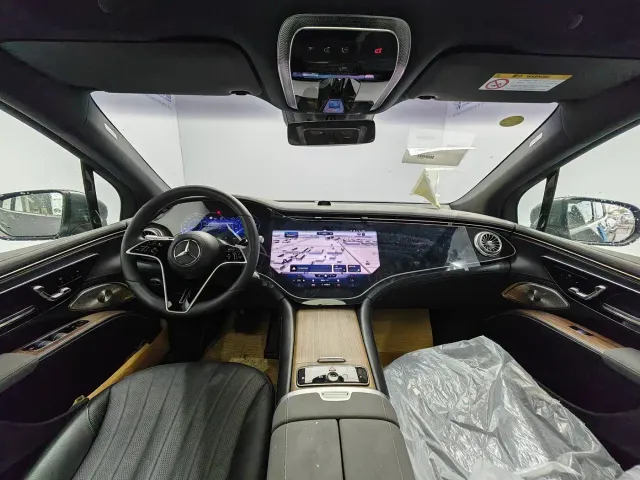 Mercedes-Benz EQS SUV — Фото автомобиля 10