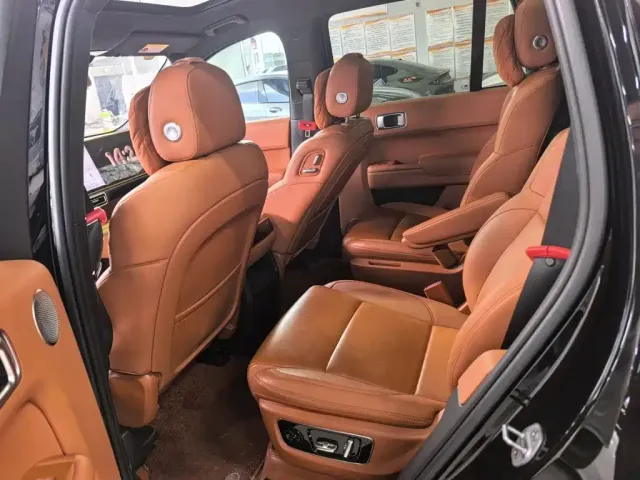 Li Auto L8 — Фото автомобиля 7