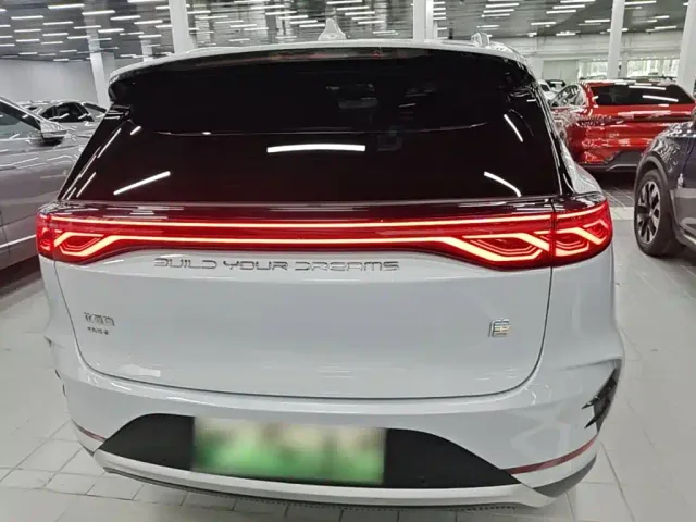 BYD Tang — Фото автомобиля 3