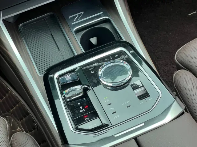 BMW 7 Series — Фото автомобиля 14