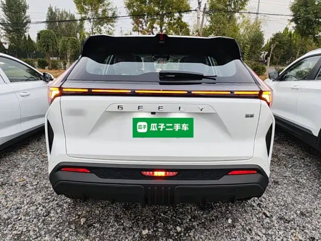 Geely Boyue — Фото автомобиля 5