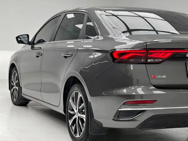 Geely Emgrand — Фото автомобиля 4
