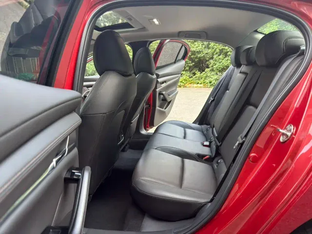 Mazda Axela — Фото автомобиля 10