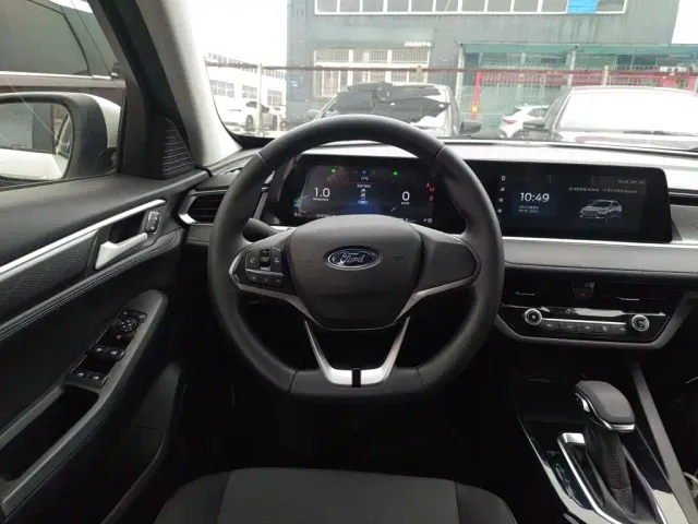 Ford Escort — Фото автомобиля 6