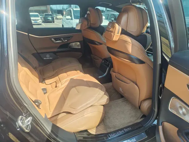 Mercedes-Benz E-Class — Фото автомобиля 7