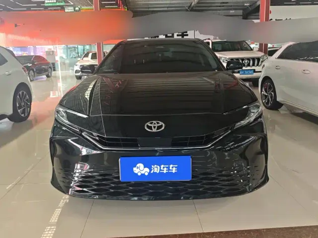 Toyota Camry — Фото автомобиля 2