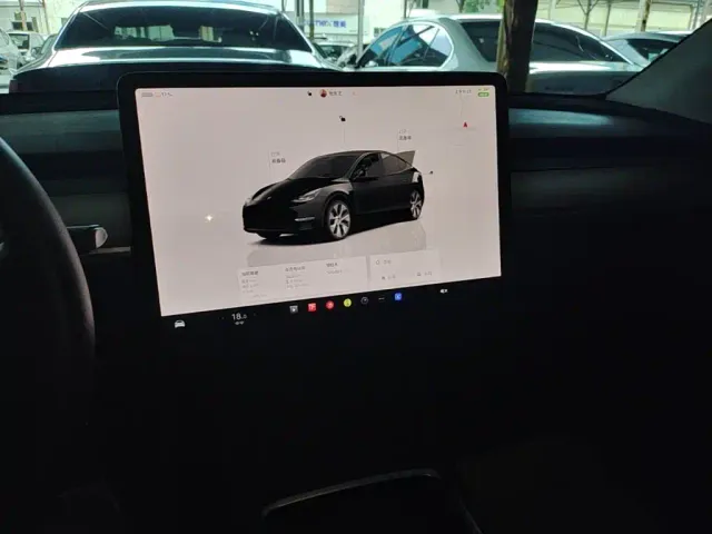 Tesla Model Y — Фото автомобиля 12