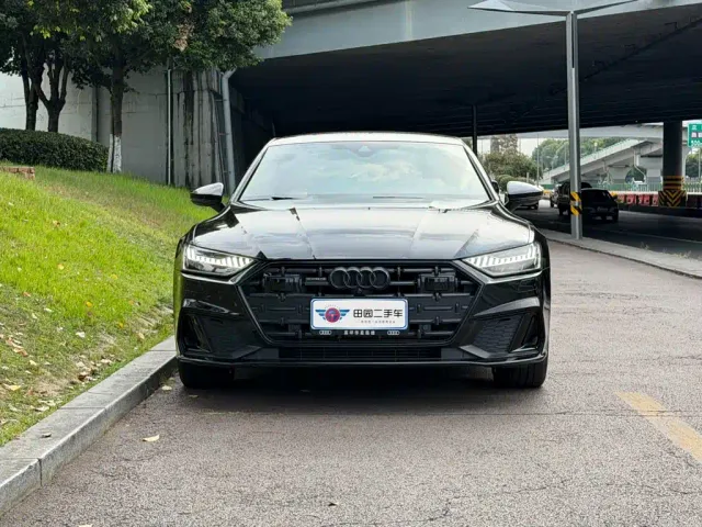 Audi A7L — Фото автомобиля 2