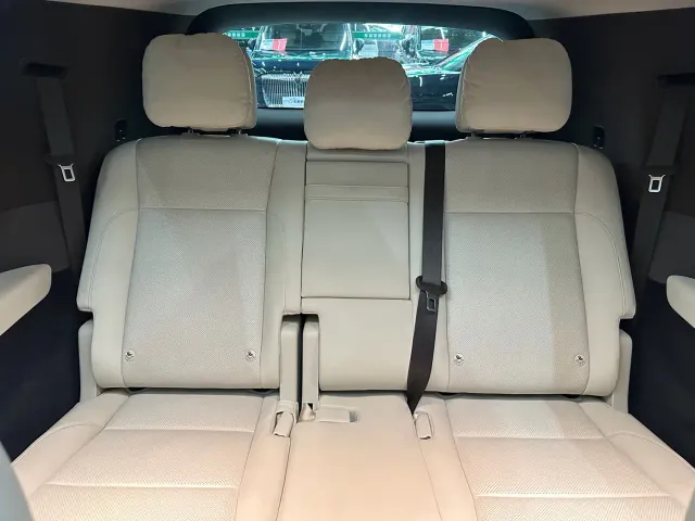 Li Auto MEGA — Фото автомобиля 14